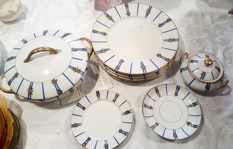 CMT62 Dinner Plate by Charles Martin-1