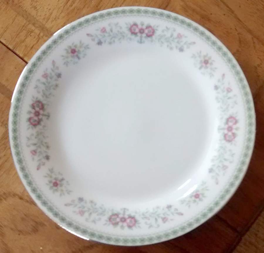 Bouquet (Platinum Trim) Salad Plate by Crown Ming-1