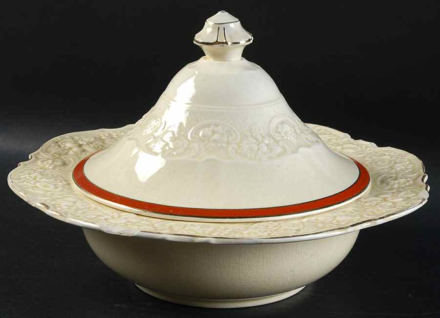 4492 Round Covered Vegetable by Crown Ducal-1