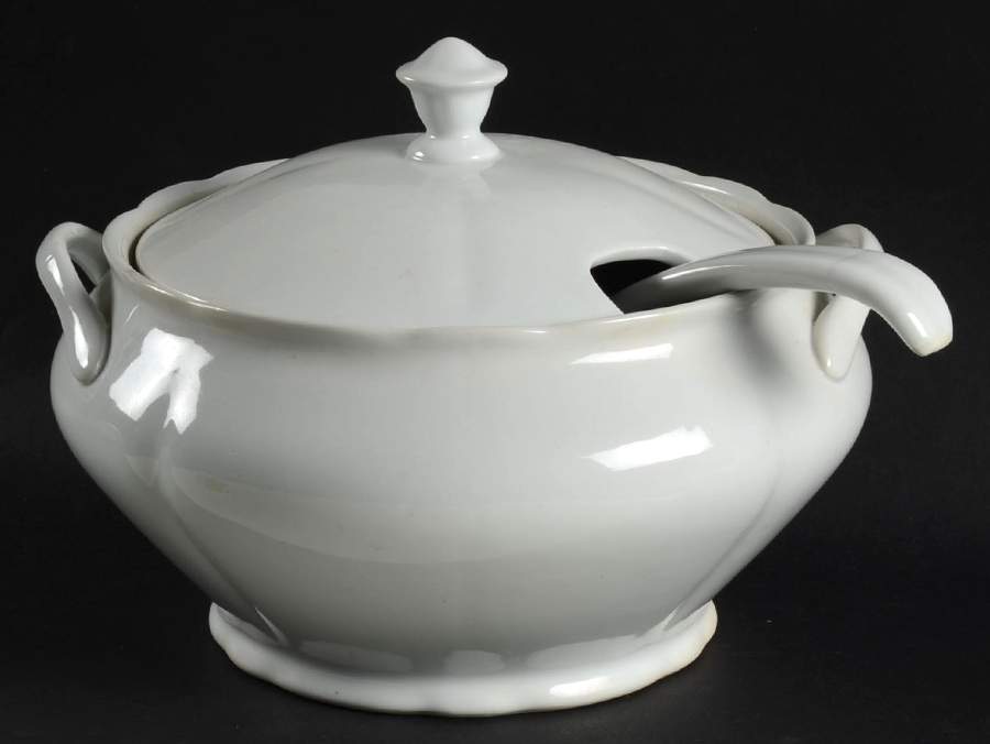 Classic White (Scalloped) Tureen & Lid w/Ladle by BIA Cordon Bleu-1