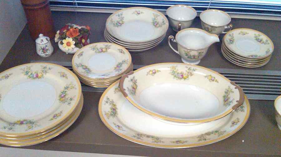 CEB77 9" Oval Vegetable Bowl by Celebrate-1