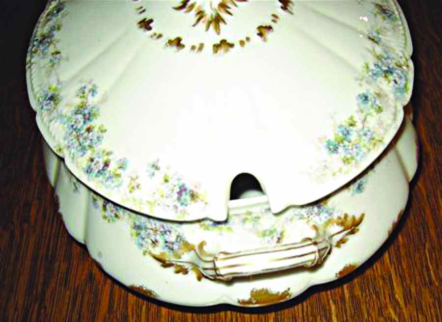 CHF765 Tureen &  Lid by Charles Field Haviland-1