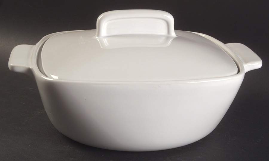 Pure White 2.5 Quart Square Casserole with Ceramic Lid by Corning Corelle-1