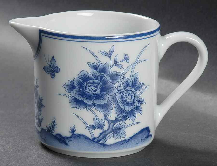 Imari Blossom Creamer by China (Made in China)-1