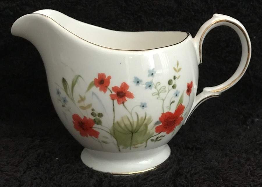 H774 Creamer by Colclough-1