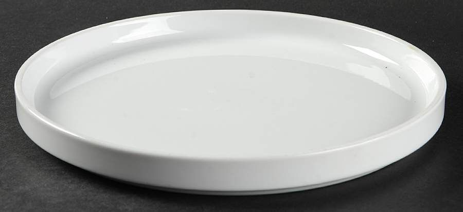 Bauhaus II Luncheon Plate by Crate & Barrel-1