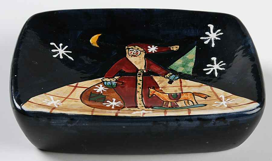 Folk Santa (Large Flakes) Soap Dish by Certified International-1