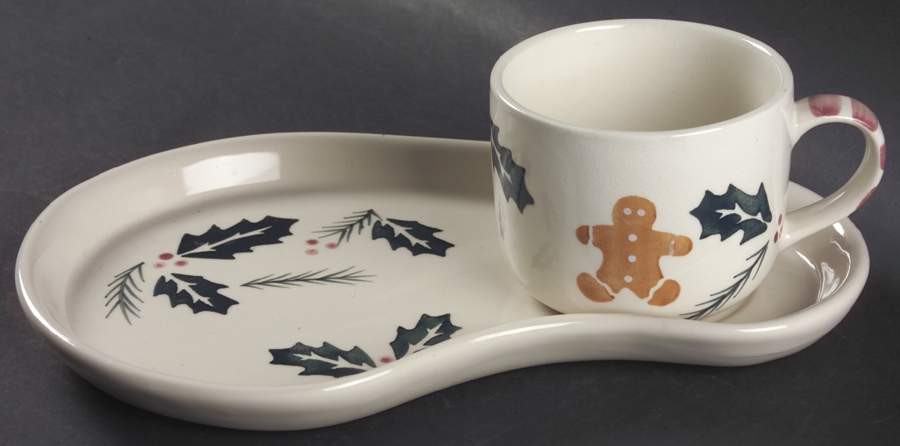 Gingerbread Men Snack Plate & Cup Set by Cook's Bazaar-1