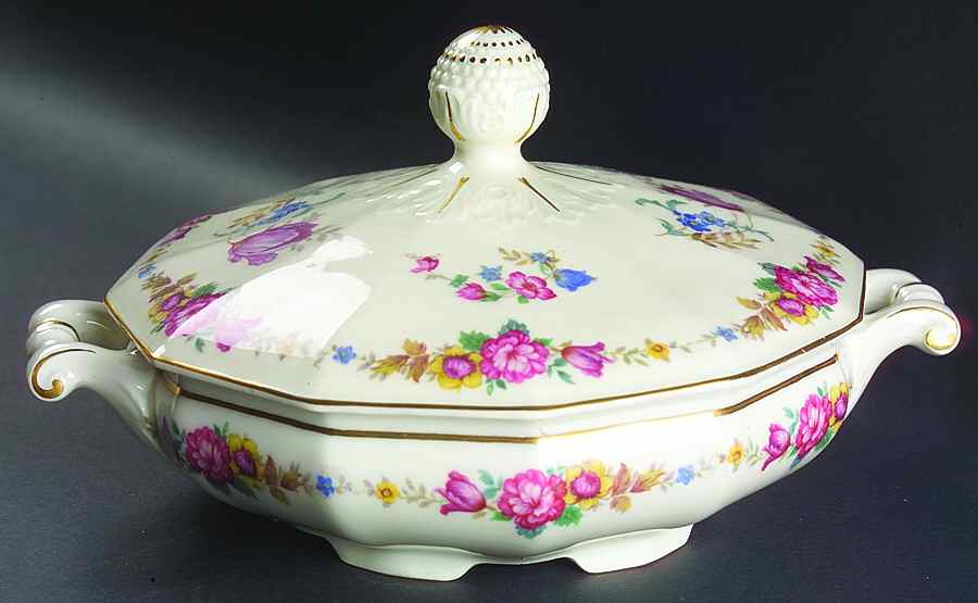 CIM73 Round Covered Vegetable by Crown Imperial-1