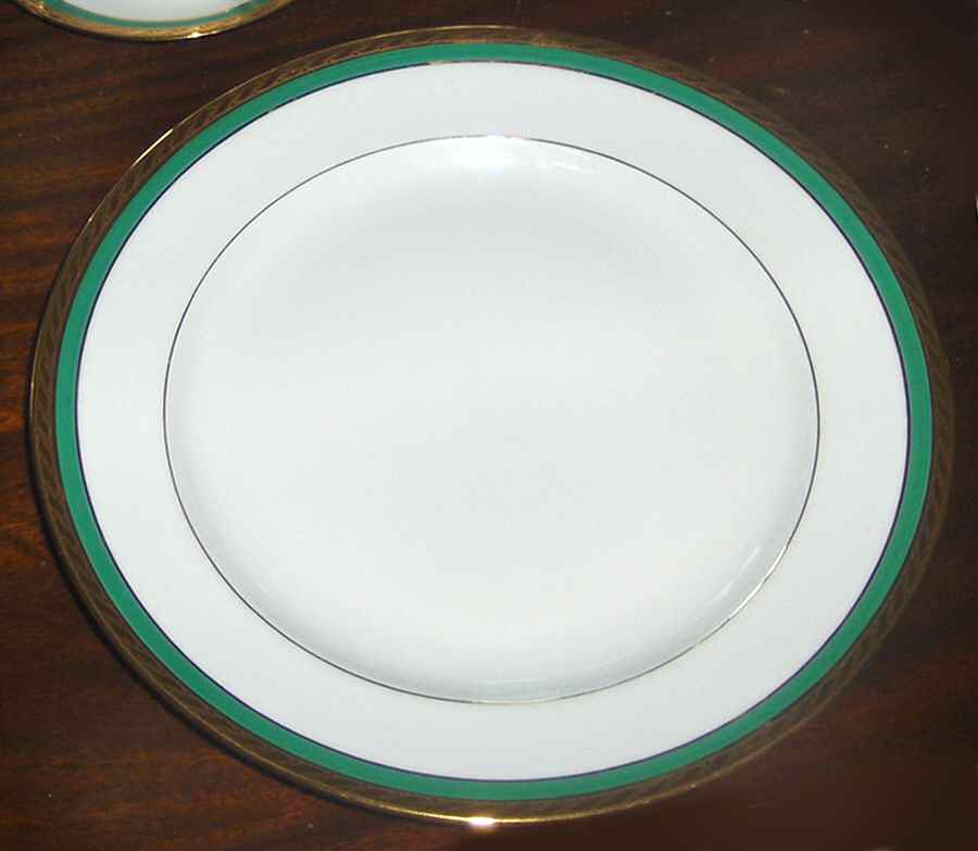 TIC147 Dinner Plate by Tiffany-1