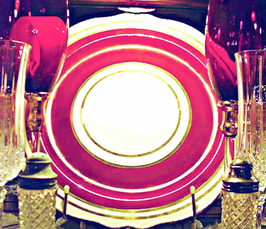 Orleans (Red) Cake Plate by Cumbow-1