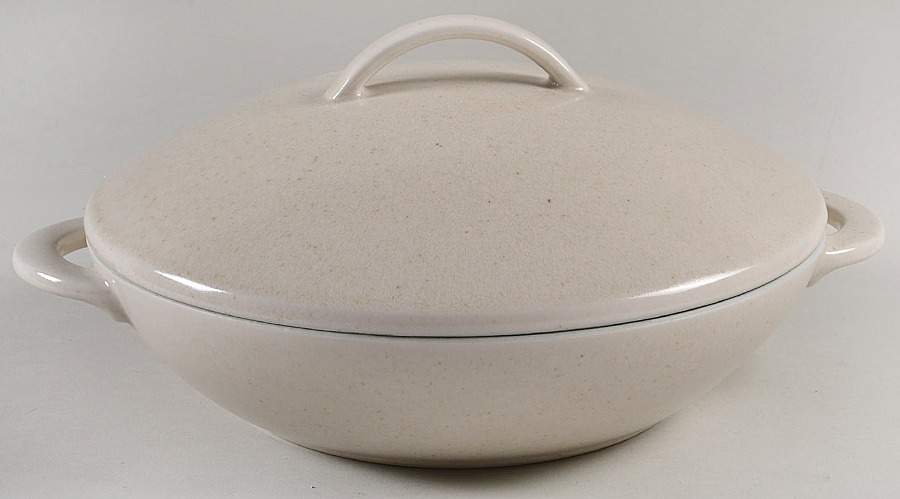 Cargo Cream 1.5 Qt Round Covered Casserole by Calvin Klein-1