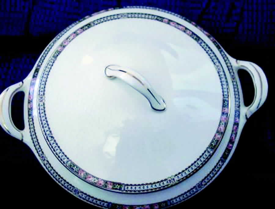Belmar Round Covered Vegetable by Canonsburg-1