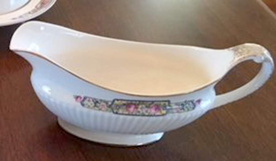 1927 Gravy Boat by Crescent China -1