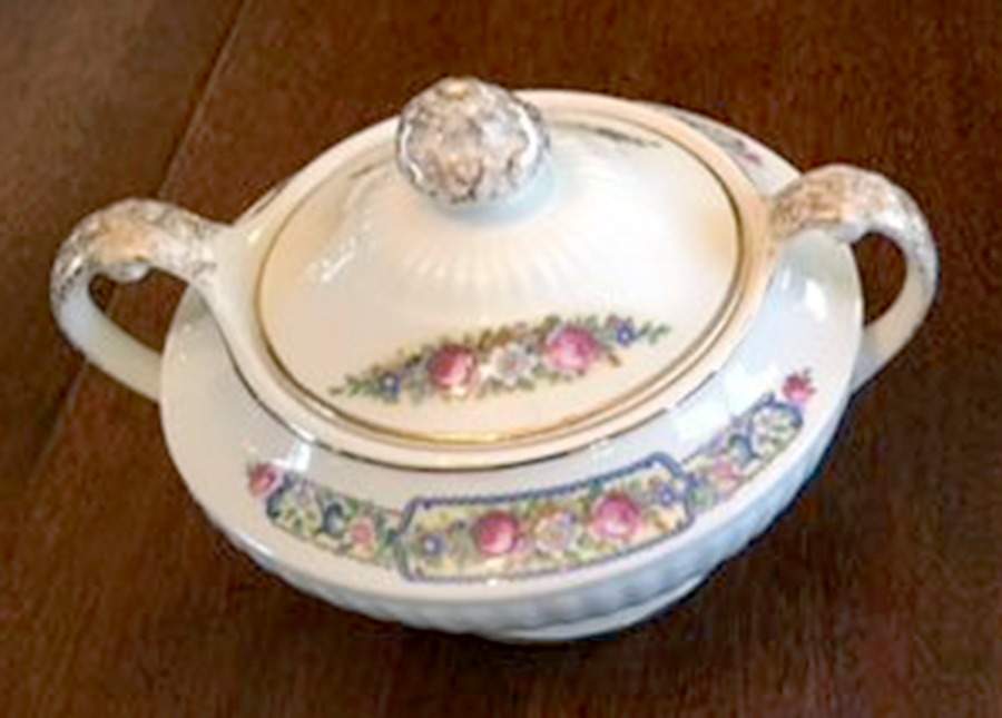 1927 Sugar Bowl & Lid by Crescent China -1