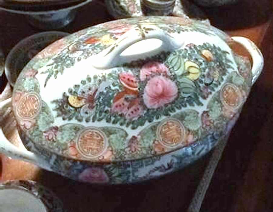 Rose Medallion (No People) Oval Covered Vegetable by China (Made in China)-1