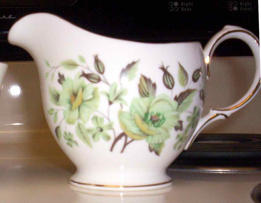 C671 Creamer by Colclough-1