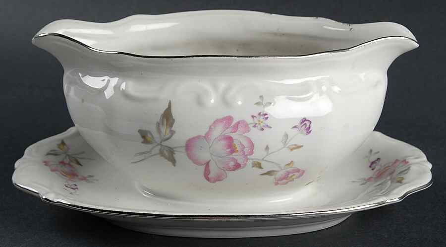 Theresa Gravy Boat with Attached Underplate by Chodziez-Poland-1