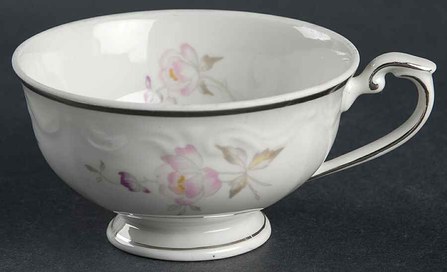 Theresa Footed Cup by Chodziez-Poland-1