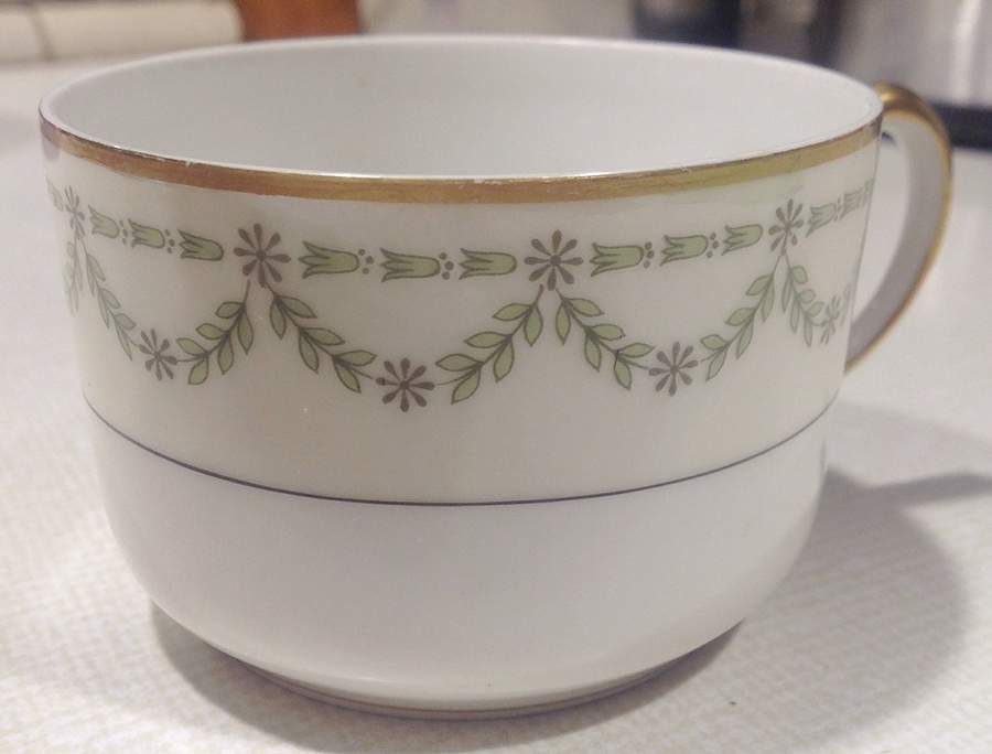 CMT79 Flat Cup by Charles Martin-1