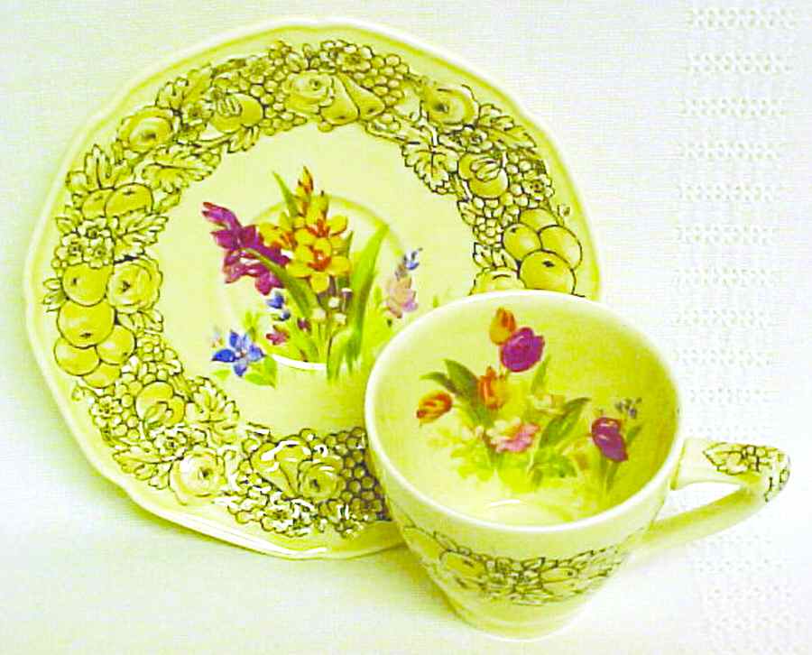 CRD167 Flat Cup & Saucer Set by Crown Ducal-1
