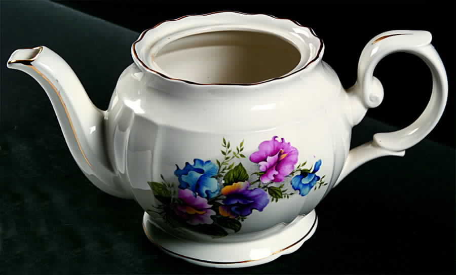 CDT3 Teapot No Lid by Crown Dorset-1