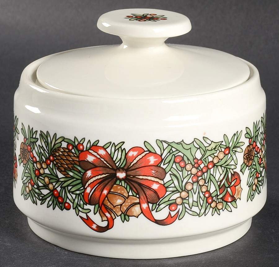 Holiday Wreath Sugar Bowl & Lid by The Cellar (China)-1