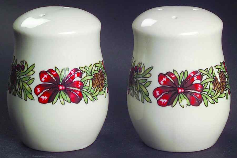 Holiday Wreath Salt & Pepper Set by The Cellar (China)-1
