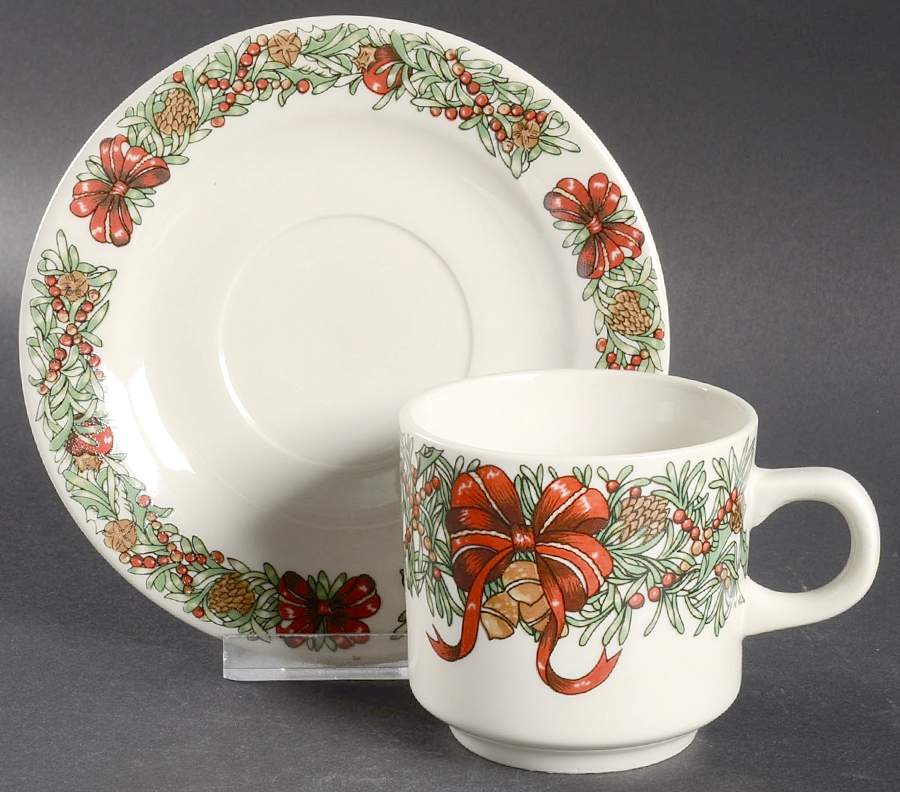Holiday Wreath Flat Cup & Saucer Set by The Cellar (China)-1