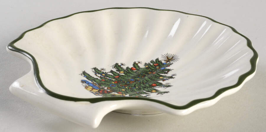 Christmas Tree (Narrow Green Band, White) Small Shell Shaped Dish by Cuthbertson-1