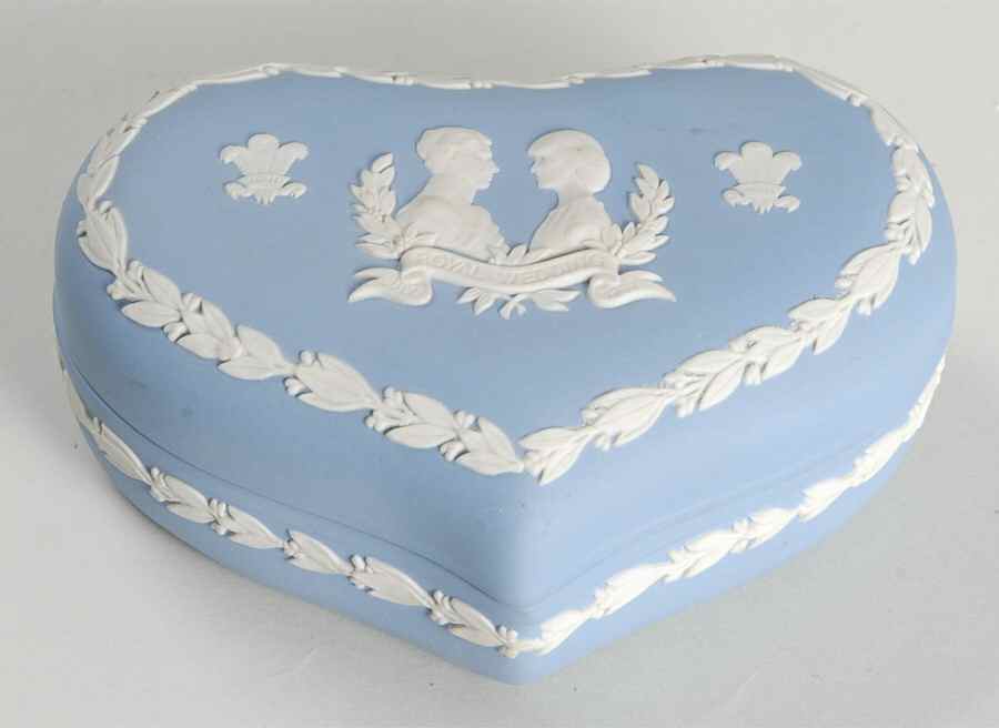 Jasperware Royalty Giftware Heart Shape Box & Lid by Wedgwood-1