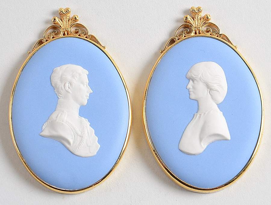 Jasperware Royalty Giftware Oval Medallion by Wedgwood-1