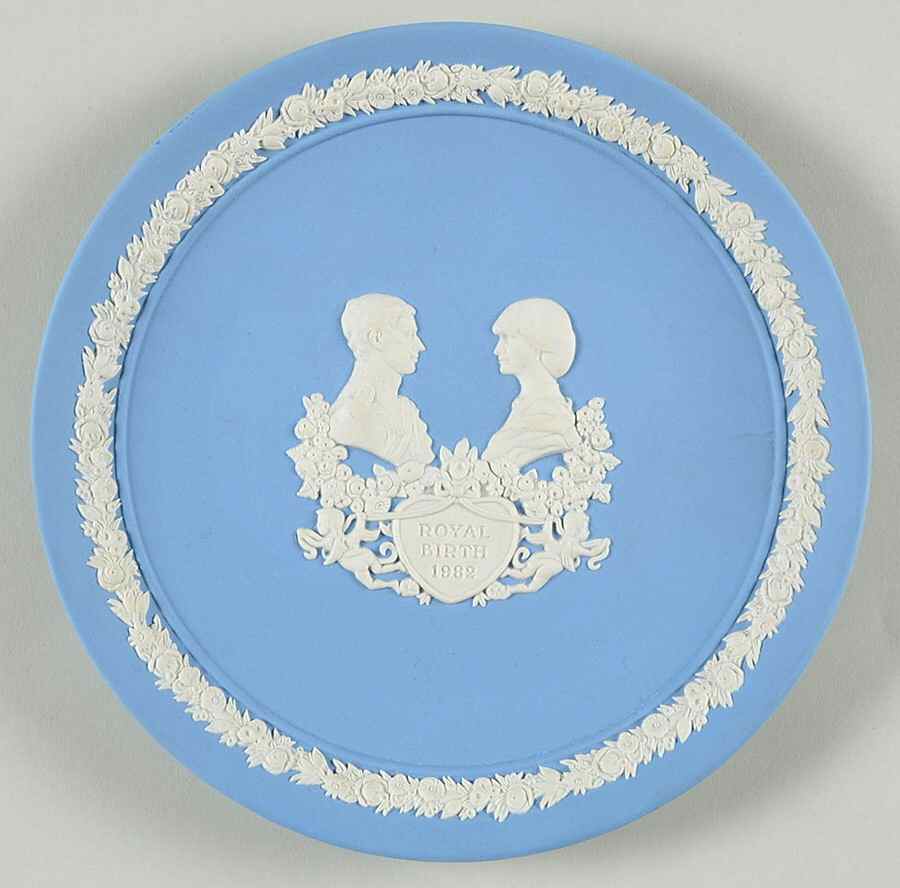 Jasperware Royalty Giftware Round Personality Tray by Wedgwood-1