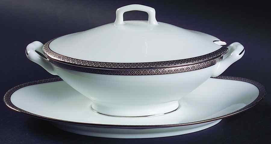 Andrea Gravy Boat w/Attached Underplate & Lid by Charles Field Haviland-1
