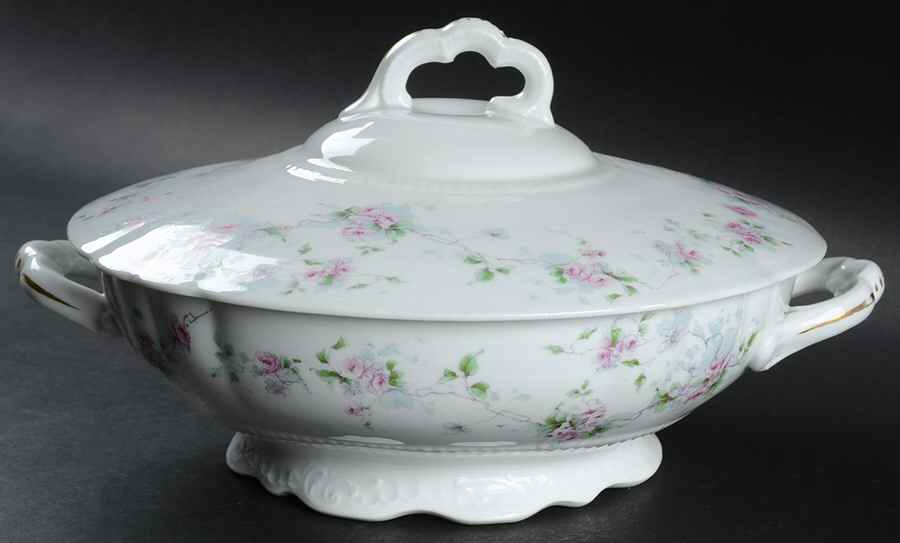 1564 Round Covered Vegetable by Imperial China Austria-1