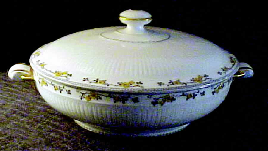CHF1003 Round Covered Vegetable by Charles Field Haviland-1