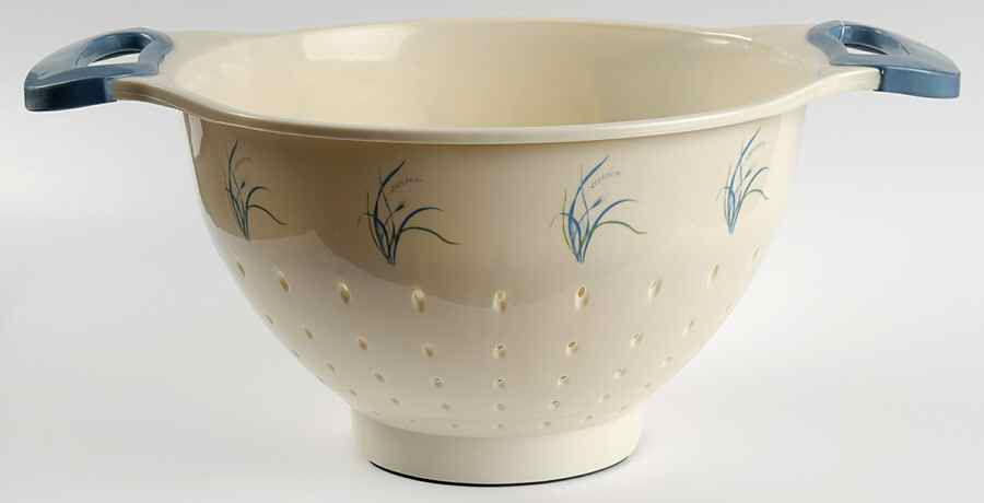 Coastal Breeze (Corelle) Plastic Colander by Corning Corelle-1