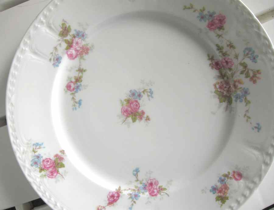 CHF1023 Dinner Plate by Charles Field Haviland-1