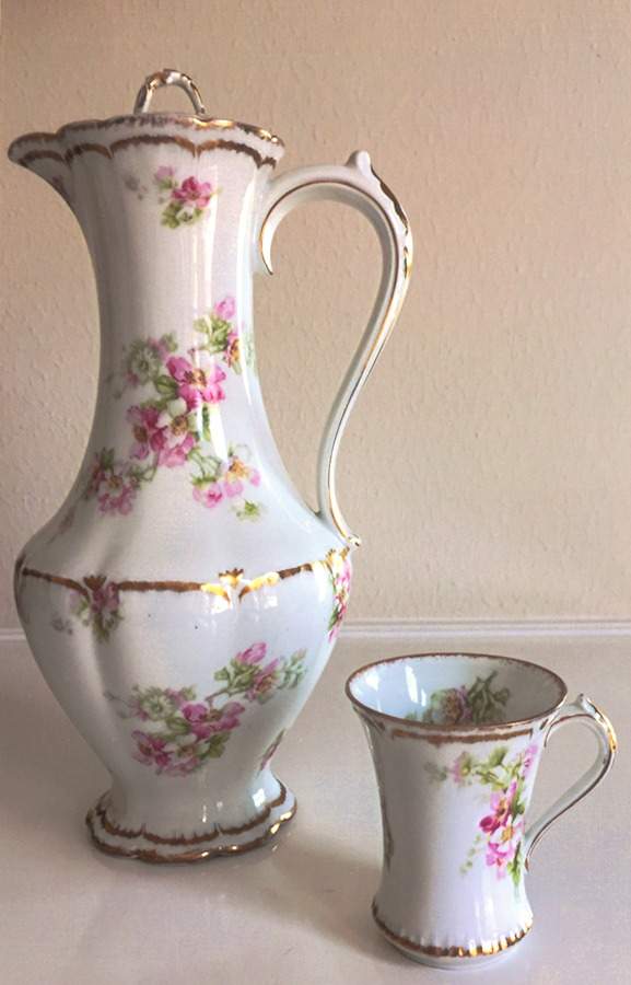 CHF1030 Chocolate Pot & Lid by Charles Field Haviland-1