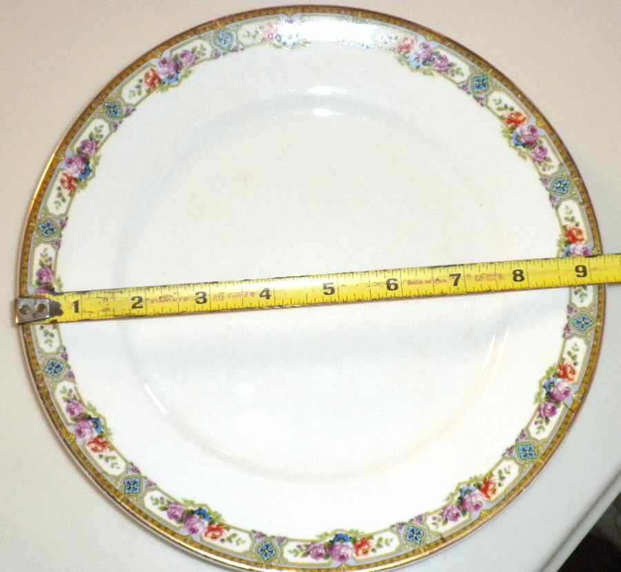 CRP133 Luncheon Plate by Crown Potteries-1