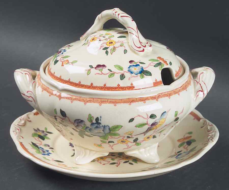 Pembroke #E109 (Cream Background) Sauce Boat & Lid with Underplate by Coalport-1