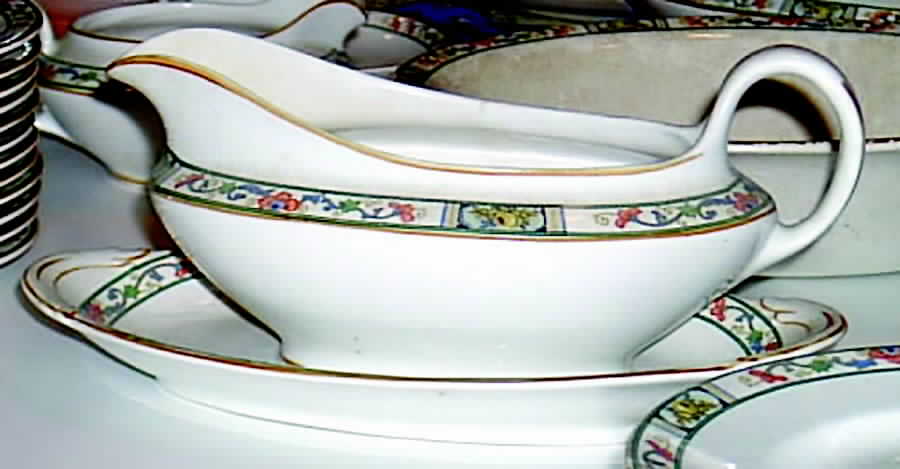 CAN166 Gravy Boat & Underplate by Canonsburg-1