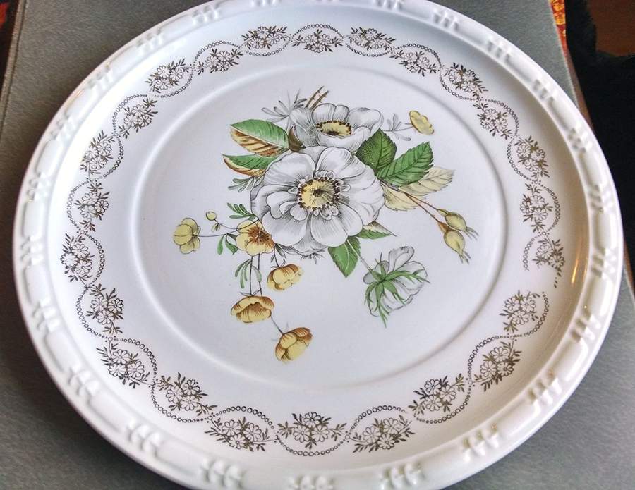Ann Louise Dinner Plate by Canonsburg-1