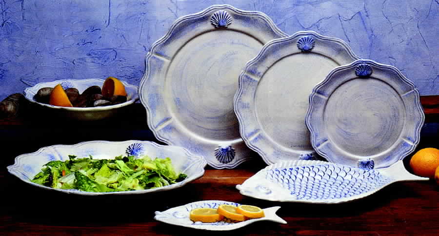Conchas (Embossed) Dinner Plate by Casafina-1