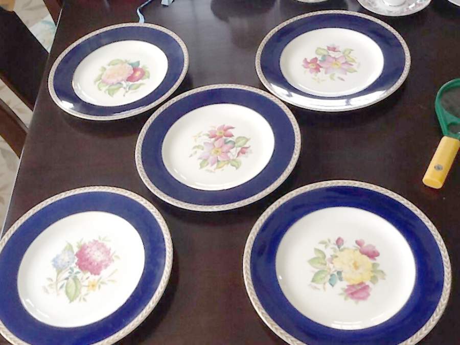 5977 Luncheon Plate by Crown Ducal-1