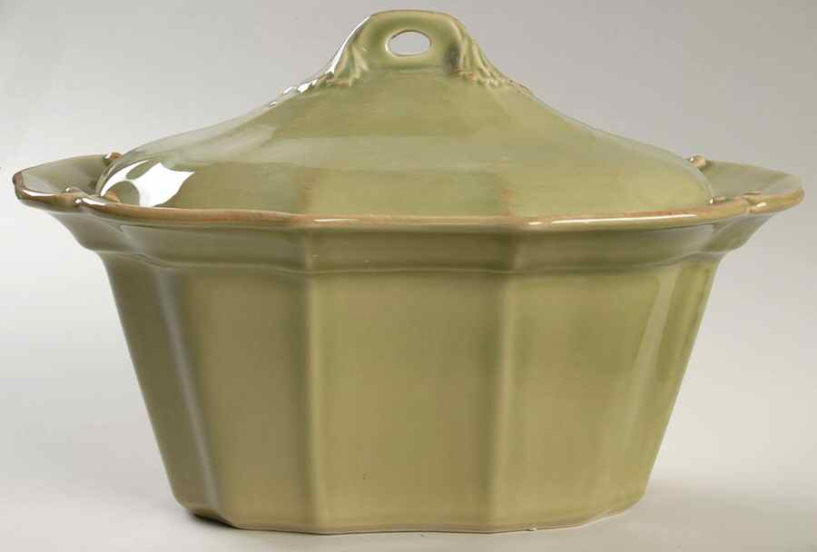 Vintage Port Green 2 Quart Oval Covered Casserole by Casafina-1