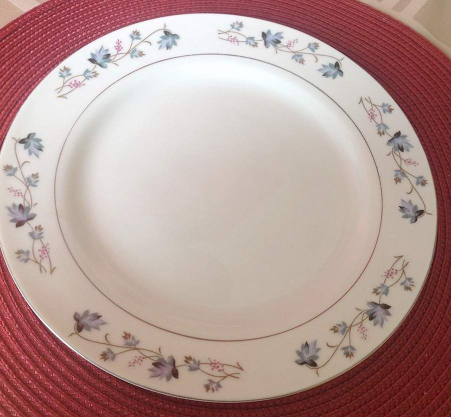 Peking Leaves Dinner Plate by China (Made in China)-1