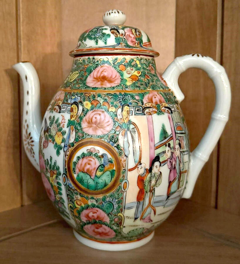 Rose Medallion (With People) Coffee Pot & Lid by China (Made in China)-1