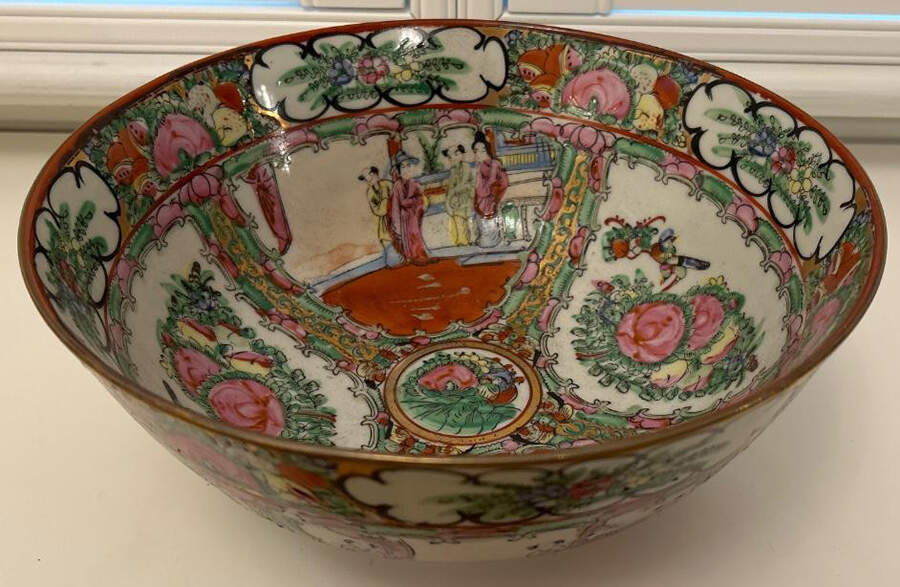 Rose Medallion (With People) 10" Round Vegetable Bowl by China (Made in China)-1