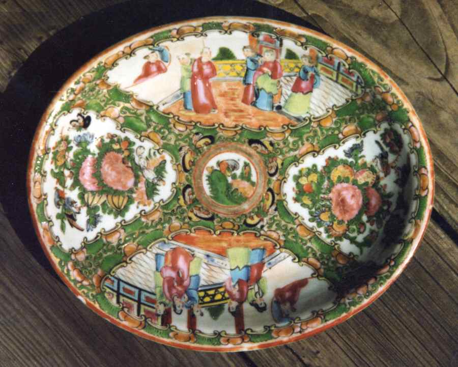 Rose Medallion (With People) 14" Oval Serving Platter by China (Made in China)-1